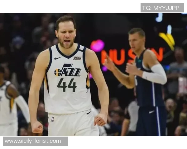 精彩对决视频直播爵士队与魔术队巅峰对决全场回顾与分析 精彩对决视频直播爵士队与魔术队巅峰对决全场回顾与分析